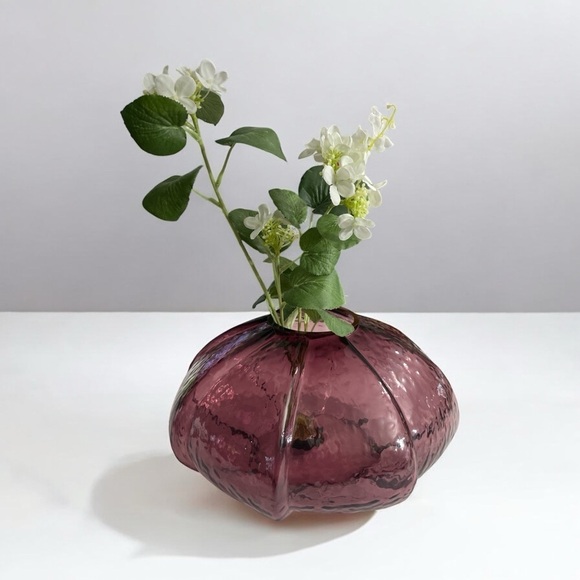 Large Elegant Purple round Ribbed Glass Vase. 6” Tall and 25” all way around. - Picture 2 of 10